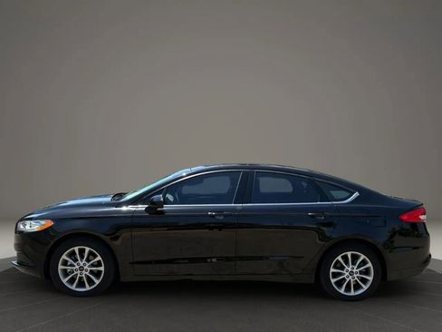 Used 2017 Ford Fusion SE FWD image 9