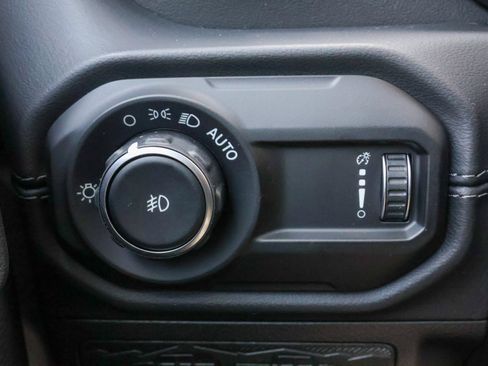 New 2026 Jeep Wrangler Unlimited Sahara AWD/4WD image 30