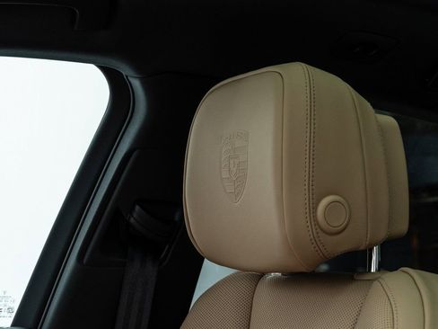 Used 2025 Porsche Macan image 22