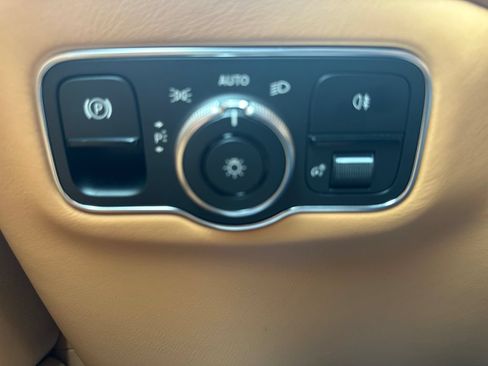 Used 2021 Aston Martin DBX AWD/4WD image 29