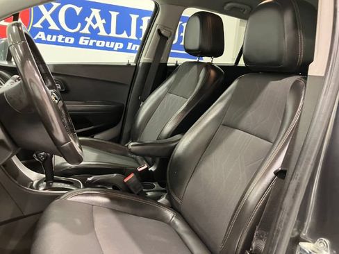 Used 2018 Chevrolet Trax LT w/ LT Convenience Package AWD/4WD image 15