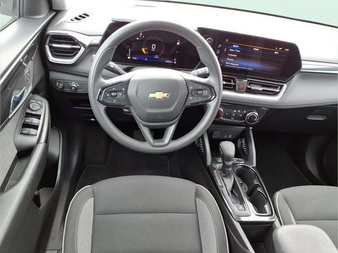 Used 2024 Chevrolet TrailBlazer LT FWD image 18