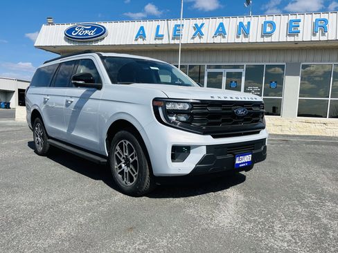 New 2026 Ford Expedition Max Active image 2