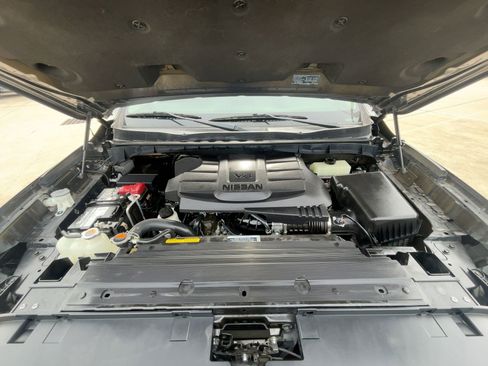 Used 2021 Nissan Titan SV w/ SV Convenience Package image 33