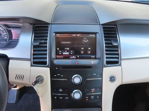 Used 2013 Ford Taurus SEL image 14
