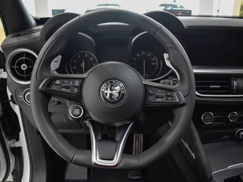 Used 2023 Alfa Romeo Stelvio Veloce AWD/4WD image 26