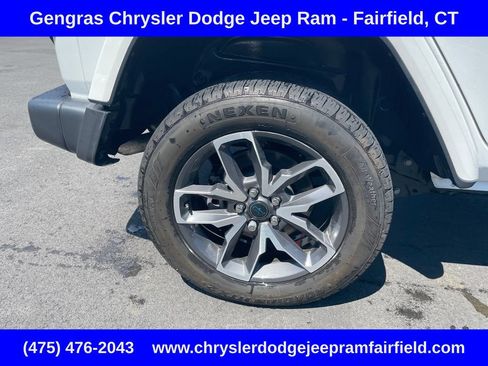 Used 2024 Jeep Wrangler Unlimited w/ Convenience Group AWD/4WD image 10