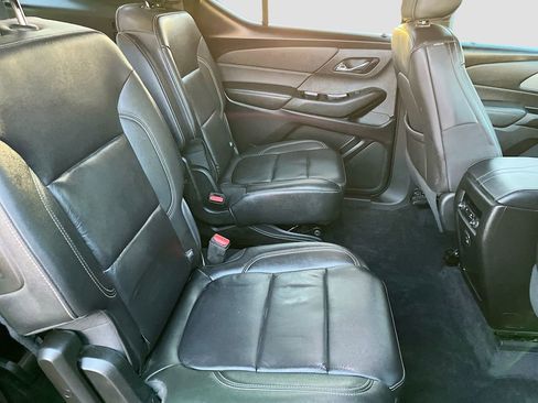 Used 2022 Chevrolet Traverse LT w/ LPO, Floor Liner Package image 28