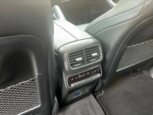 Used 2024 Mercedes-Benz GLS 450 4MATIC image 31