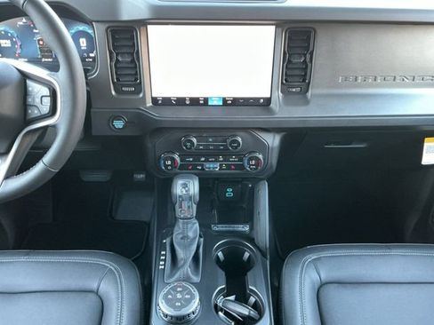 New 2025 Ford Bronco Big Bend w/ Black Diamond Package AWD/4WD image 11