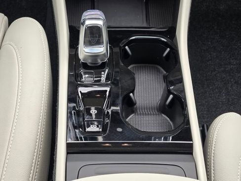 New 2026 Volvo XC40 B5 Plus AWD/4WD image 21