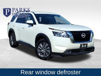 Used 2024 Nissan Pathfinder SV