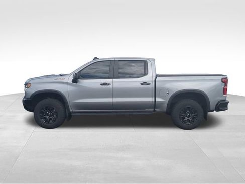 Used 2023 Chevrolet Silverado 1500 ZR2 w/ Technology Package AWD/4WD image 2