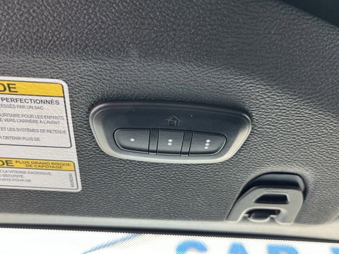 Used 2023 Jeep Wrangler Unlimited w/ Sun & Screen Package image 32