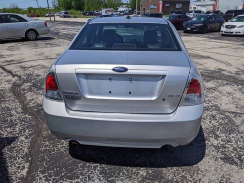 Used 2009 Ford Fusion SE FWD image 4