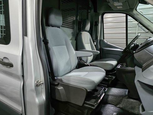 Used 2015 Ford Transit 250 130 Medium Roof image 20