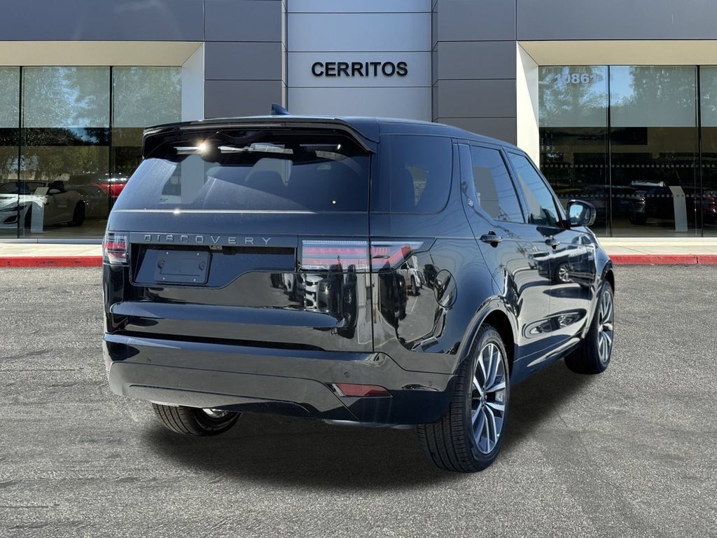Certified 2025 Land Rover Discovery Metropolitan Edition AWD/4WD image 5