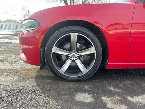 Used 2017 Dodge Charger SE image 25