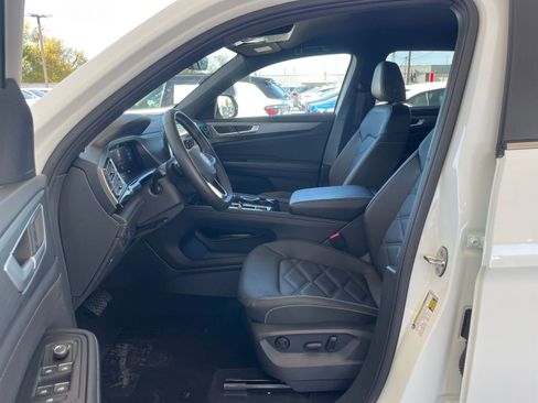 Used 2025 Volkswagen Atlas Cross Sport SE image 27