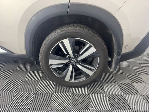 Used 2022 Nissan Rogue Platinum w/ Head-Up Display Package FWD image 12