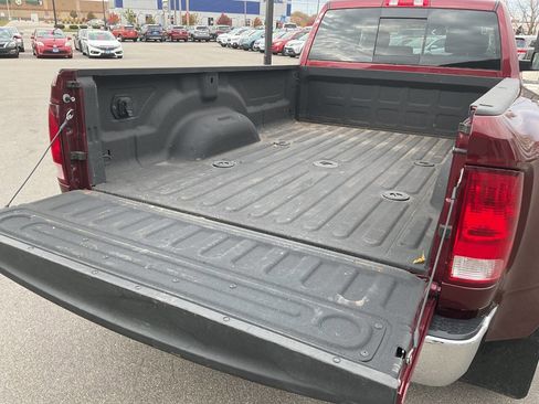 Used 2018 RAM 3500 SLT image 42