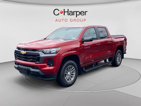 Used 2023 Chevrolet Colorado LT w/ LT Convenience Package II AWD/4WD image 7