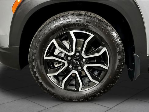 Certified 2025 Chevrolet TrailBlazer ACTIV w/ Convenience Package FWD image 11