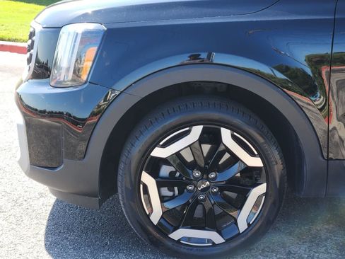 Certified 2024 Kia Telluride S w/ S Sunroof Package AWD/4WD image 8