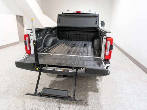 Used 2024 Ford F350 Platinum AWD/4WD image 12