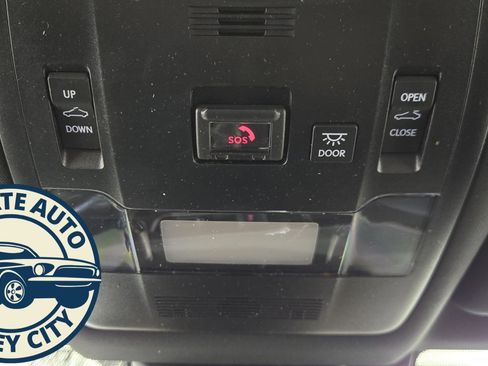 Used 2021 Lexus UX 200 image 20