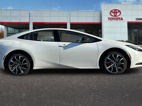 New 2026 Toyota Prius Plug-In Hybrid FWD image 4