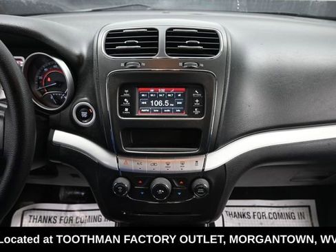 Used 2019 Dodge Journey SE FWD image 18
