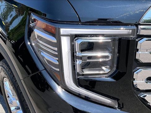 Used 2023 GMC Sierra 1500 Denali w/ Technology Package AWD/4WD image 33