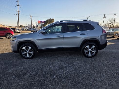 Used 2020 Jeep Cherokee Limited image 4