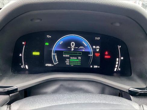 Used 2025 Toyota Camry LE FWD image 25