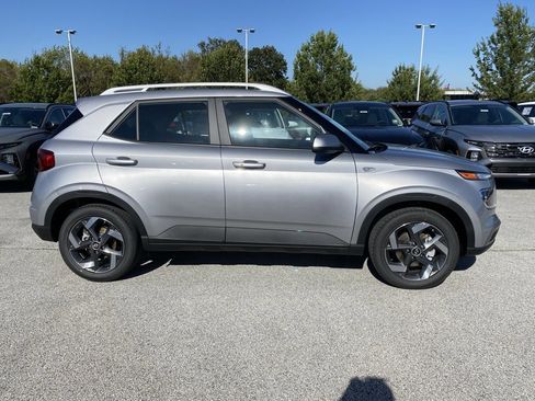 New 2026 Hyundai Venue SEL image 8