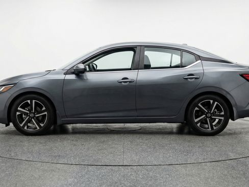 Used 2025 Nissan Sentra SV image 5