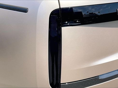 New 2026 Land Rover Range Rover Long Wheelbase SE AWD/4WD image 6