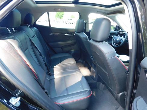 Used 2022 Buick Envision Essence w/ Technology Package I FWD image 5