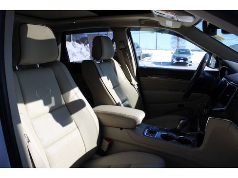 Certified 2021 Jeep Grand Cherokee Overland image 15