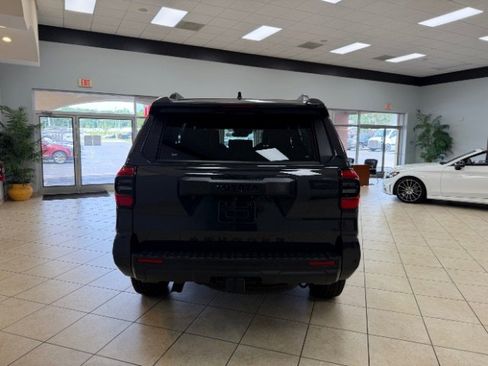 Used 2025 Toyota 4Runner TRD Off-Road Premium AWD/4WD image 12