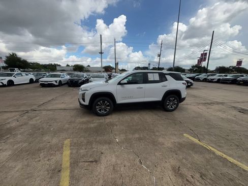 Used 2025 Chevrolet Equinox LT AWD/4WD image 8