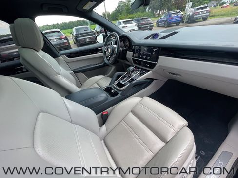 Used 2019 Porsche Cayenne S image 22