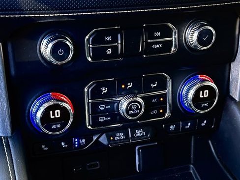 Certified 2022 GMC Yukon SLT w/ SLT Premium Package image 23