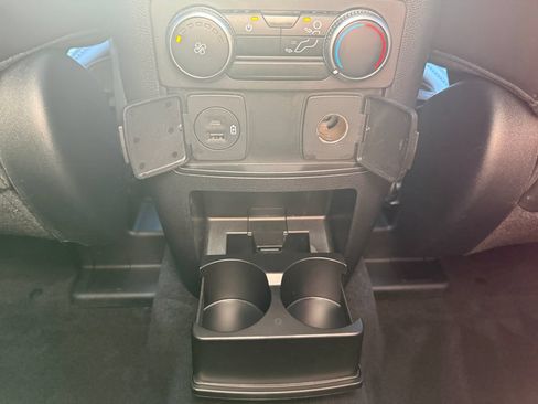 Used 2023 Ford Explorer XLT w/ Equipment Group 202A AWD/4WD image 38