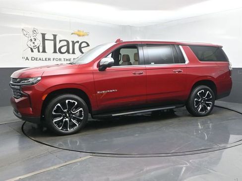 Used 2023 Chevrolet Suburban Premier w/ Premium Package AWD/4WD image 34