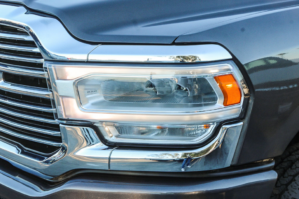 Used 2024 RAM 2500 Laramie AWD/4WD image 5