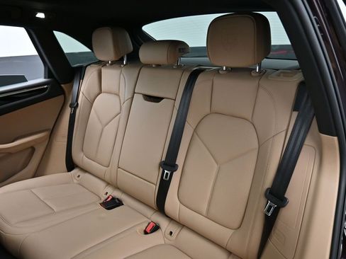 Certified 2025 Porsche Macan image 23