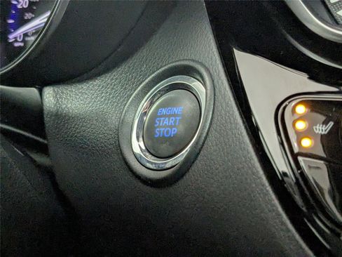 Certified 2022 Toyota C-HR Limited image 22