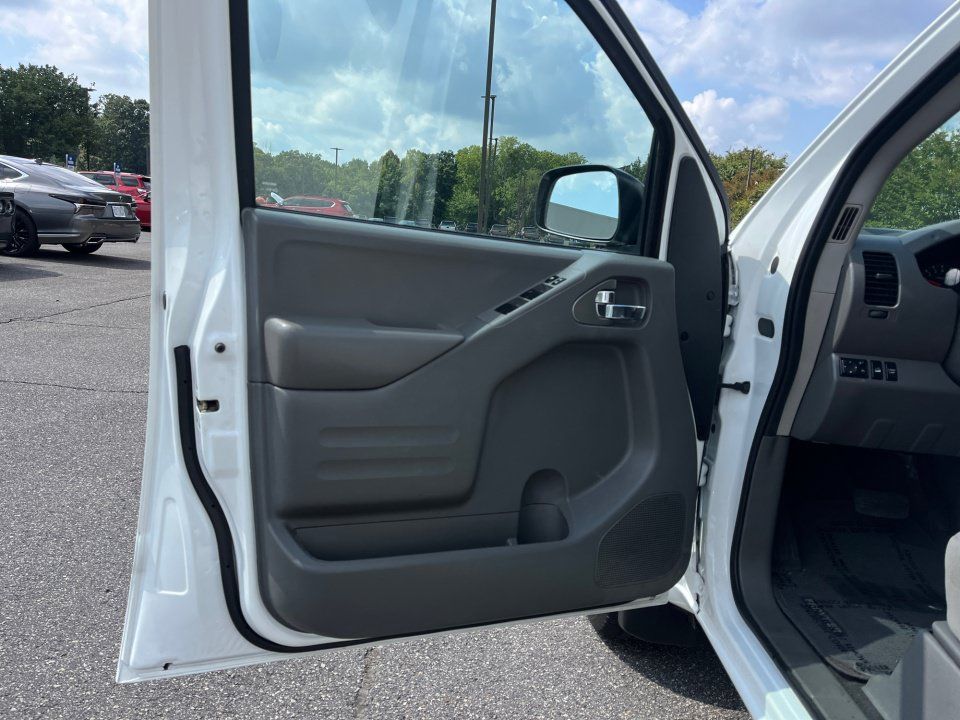 Used 2020 Nissan Frontier SV AWD/4WD image 30